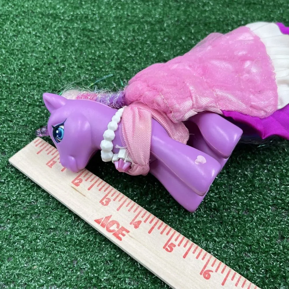 My Little Pony Lily Lightly Unicorn Pony‎ W/Lighted Horn Cape Blinking Eyes
